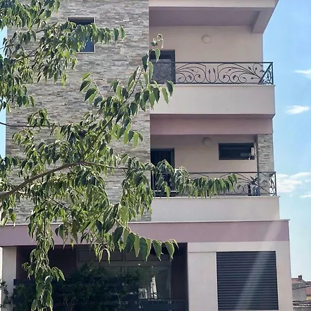 Luxury Marinovic Affittacamere 3*