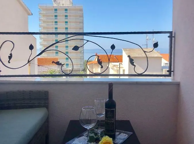 Guest house Luxury Marinovic 3*