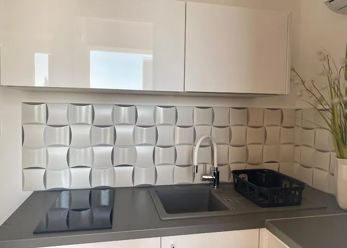 Luxury Marinovic Gæstehus 3*