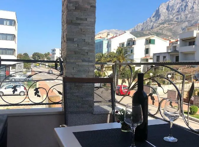 Luxury Marinovic Gæstehus 3*