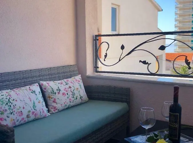 Konukevi Luxury Marinovic 3*